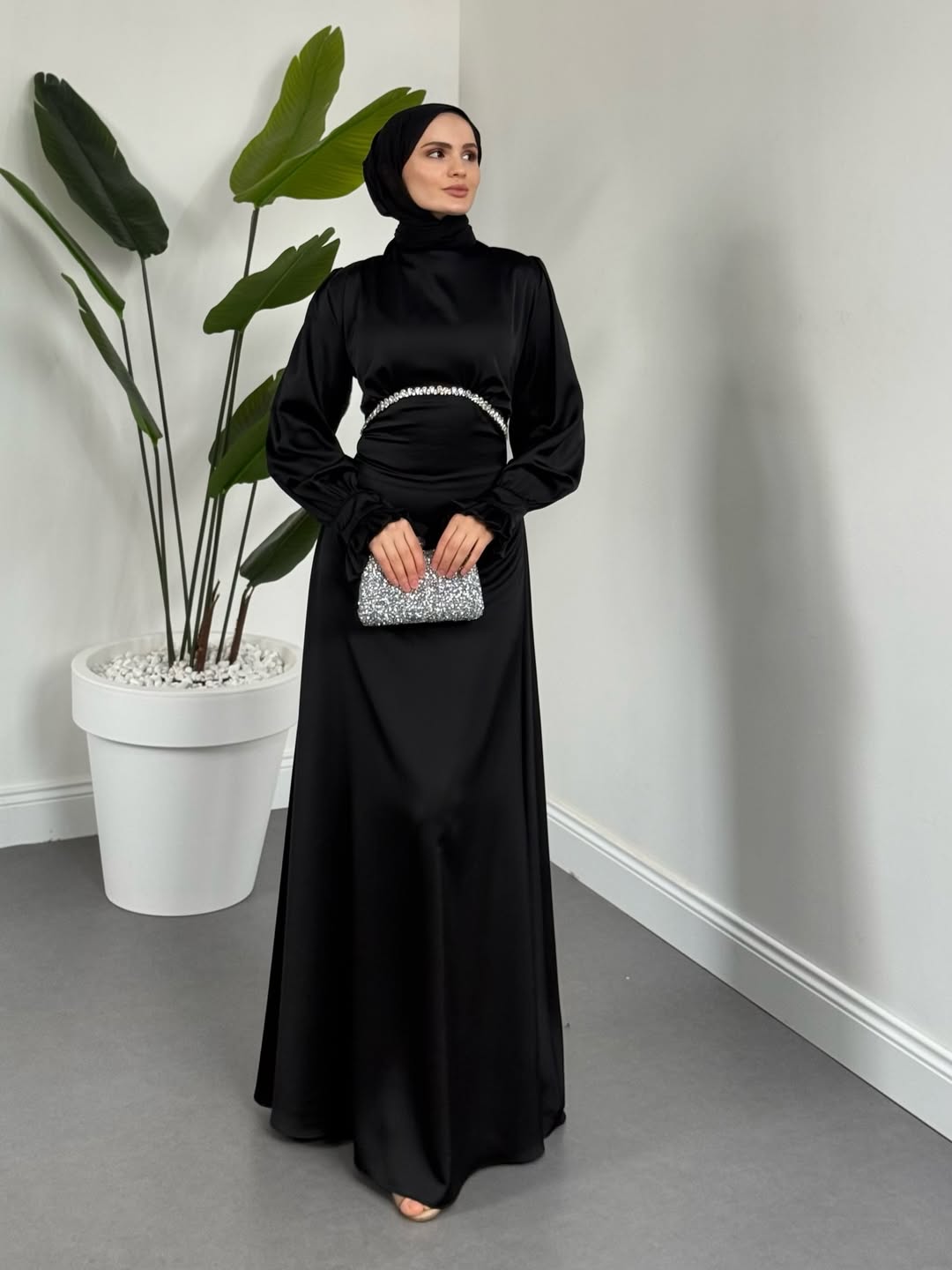 Silvana Beli Taşlı Arkası Büzgülü Abiye