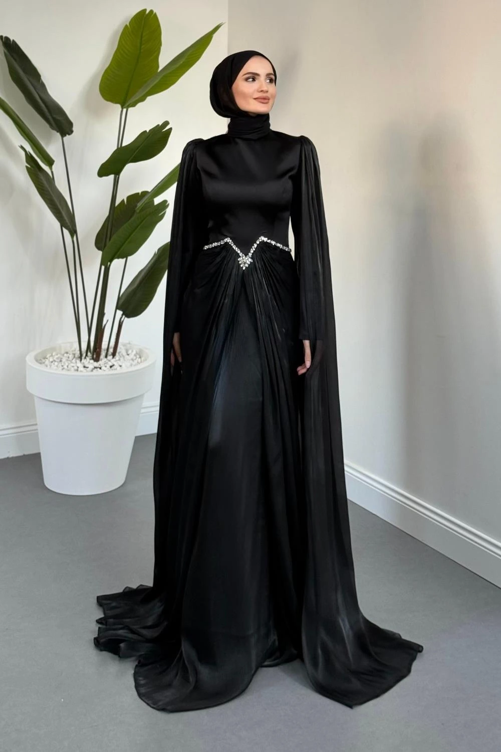 Loverna Taşlı Pelerinli Abiye Siyah