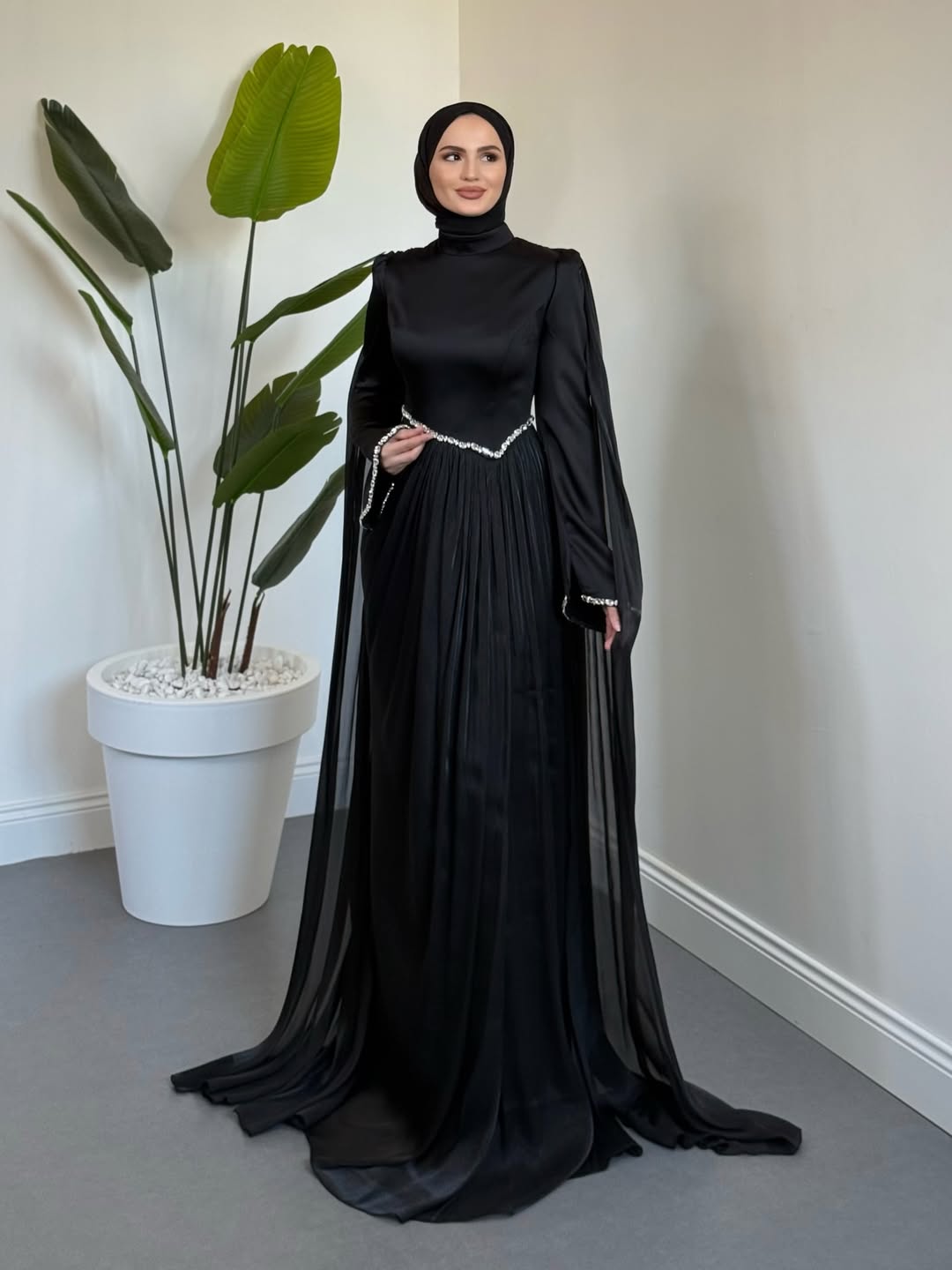 Nuvell Beli Ve Kol Ucu Taşlı Abiye