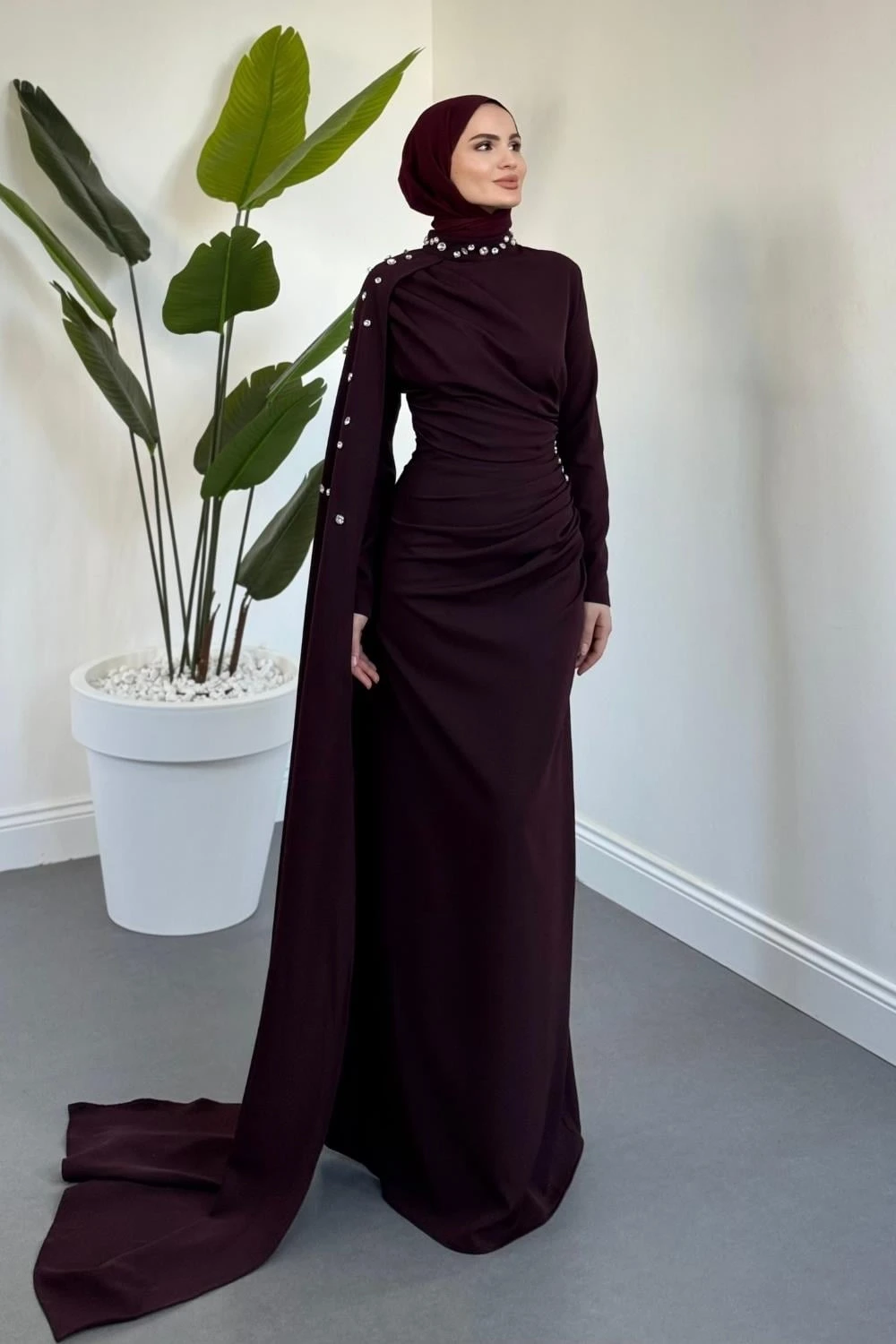 Feranya Yandan Taşlı Pelerinli Balık Abiye Mürdüm