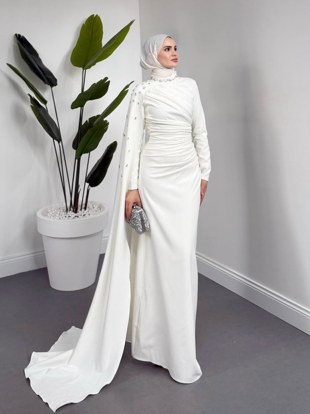 Feranya Yandan Taşlı Pelerinli Balık Abiye