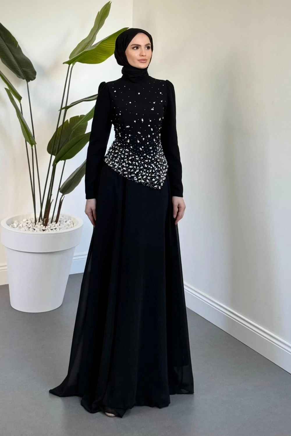 Liyana Üstü Taşlı Asimetrik Kesim Abiye Siyah