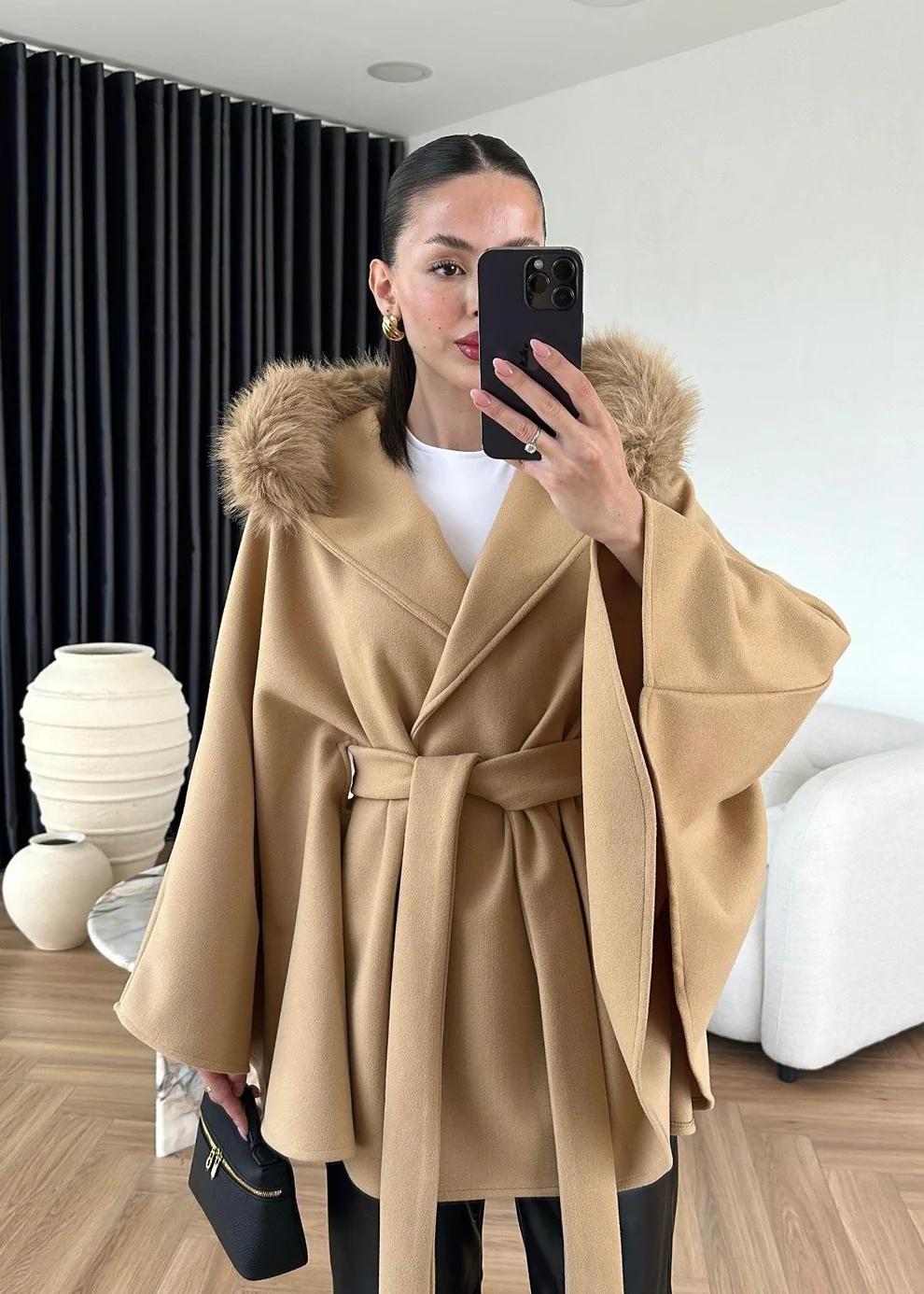 Kapüşonu Kürklü Kaşe Panço